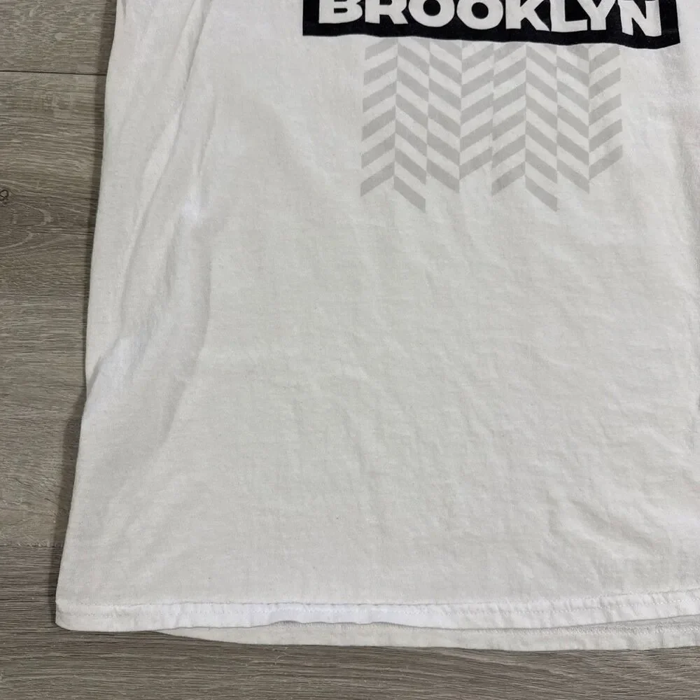 Brooklyn Nets Basketball Shirt Embrace Your Brooklyn White Tee Men's XL